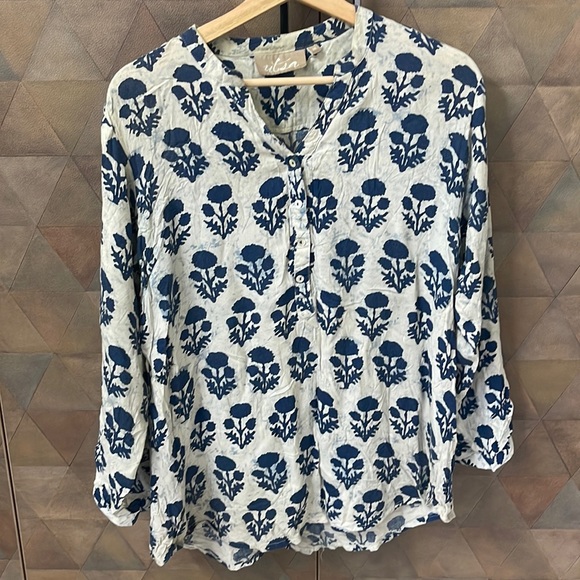 Tops - A beautiful indigo full sleeved shirt kurta